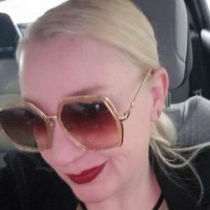 Meet your Posher, Cayla